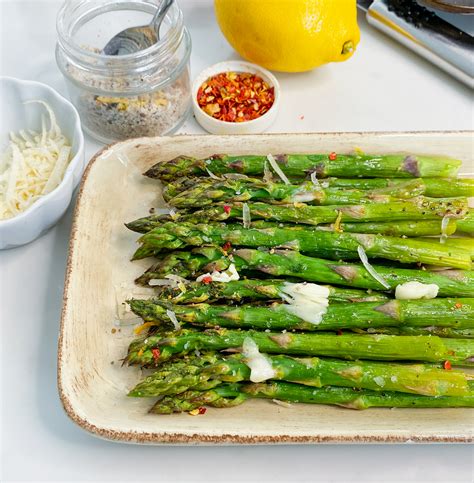 What is the best way to cook and eat asparagus?